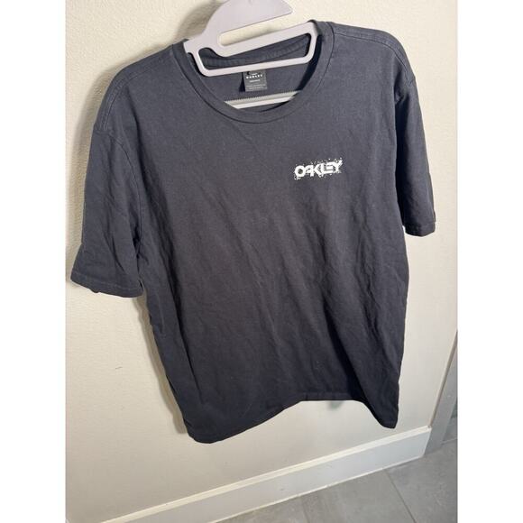Art of Oakley Tshirt with snow goggles on the back size XL - Picture 1 of 6